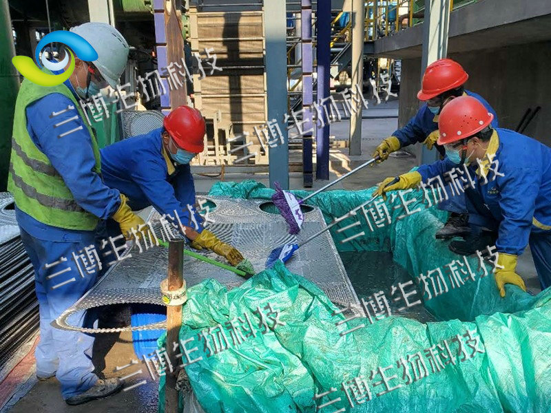 板换化学浸泡人工清洗